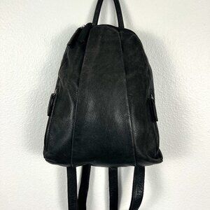 Osgoode MARLEY | Teardrop Multi Zip Black Leather Backpack Academia Travel